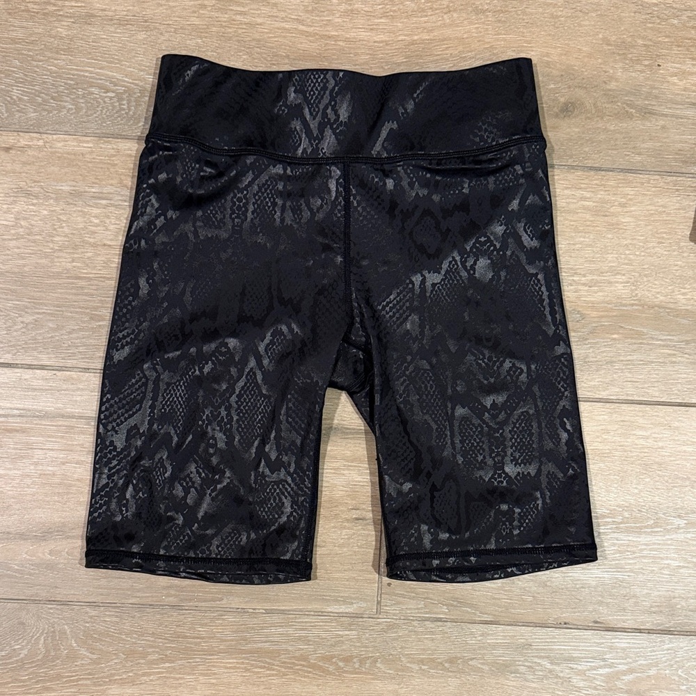 Terez Black Snake Pattern Bike Shorts